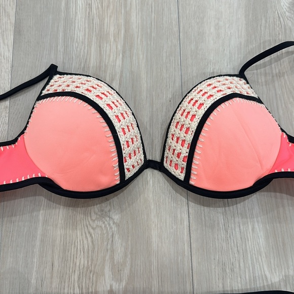 VICTORIA SECRET bikini. Top medium and bottom small. - Picture 2 of 6